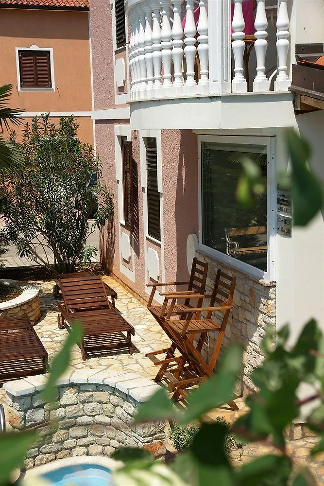 Umag Apartments 0*,