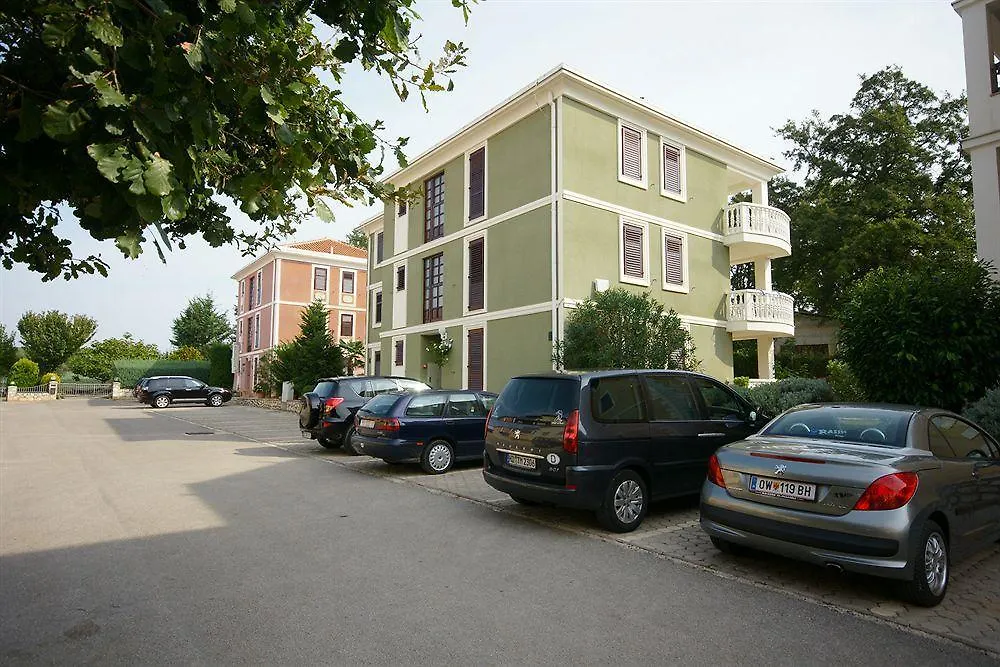 Umag Apartments 0*,